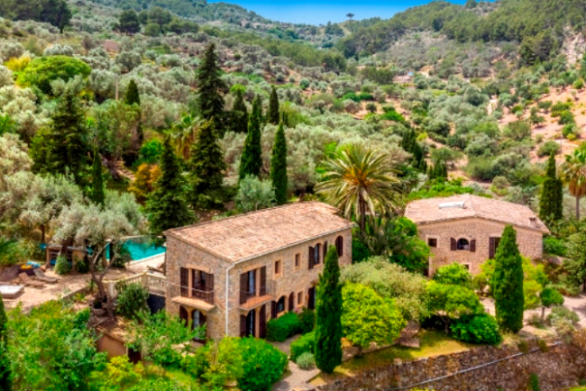 Essence Yoga Retreats