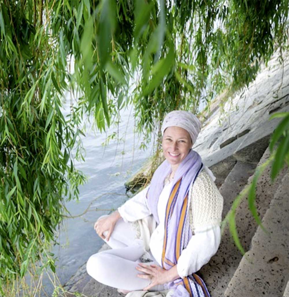 ALL LOVE - Kundalini Yoga Retreat with Adèle Tiaga Charan Kaur. Essence yoga retreats